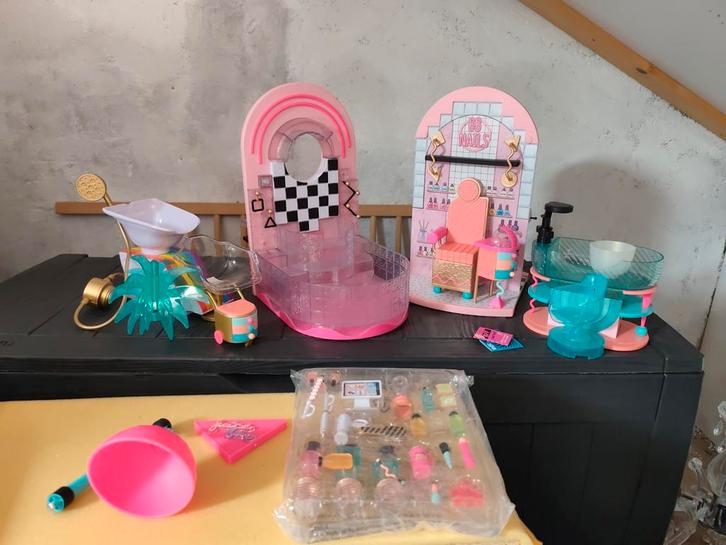 LOL spa beauty salon, Verzamelen, Poppenhuizen en Toebehoren, Zo goed als nieuw, Poppenhuis, Ophalen of Verzenden