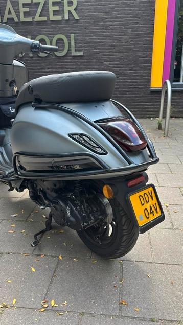 Vespa 2016 4 takt beschikbaar voor biedingen
