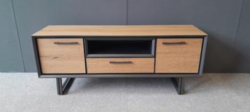 Eiken tv meubel inhouse hadios 150cm nu voor €399,-! beschikbaar voor biedingen