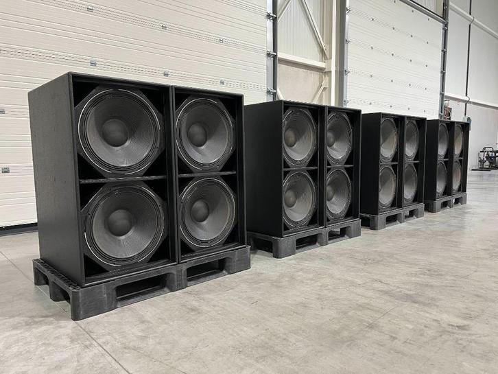Martin Audio WS218X 2x18" sub (maritime installation) (8x), Audio, Tv en Foto, Luidsprekers, Gebruikt, Subwoofer, 120 watt of meer