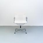 40 x Vitra Eames EA 108 Stoel Wit Netweave - Chroom, Huis en Inrichting, Stoelen, Niet ingevuld, Wit, Niet ingevuld, Ophalen of Verzenden