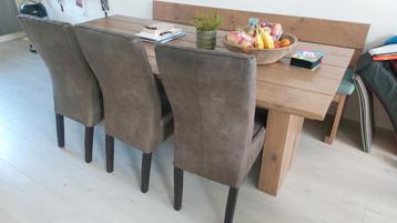 3 stevige robuuste eetkamerstoelen bruin