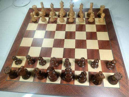 Schaakstukken Palm-Acacia hout chess schaakset als nieuw, Hobby en Vrije tijd, Gezelschapsspellen | Bordspellen, Zo goed als nieuw