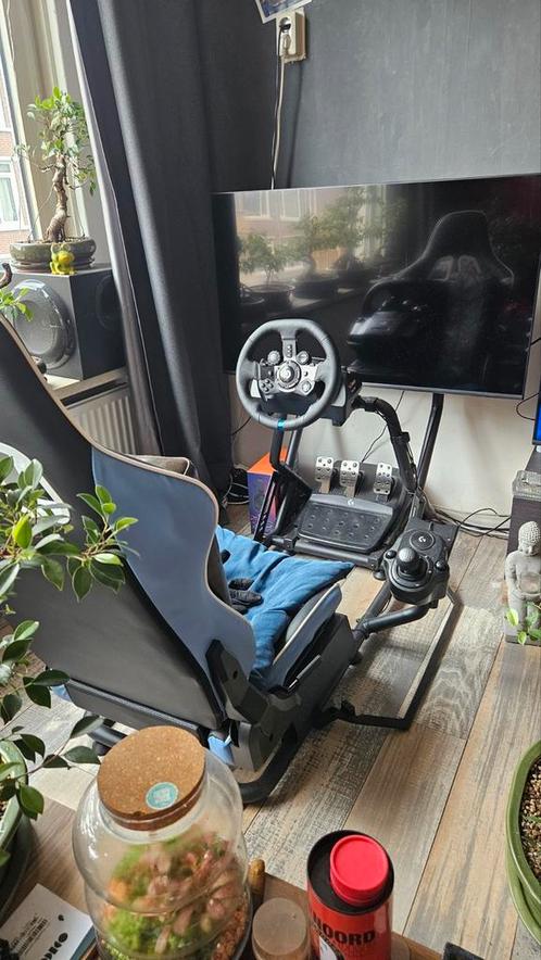 Racing seat met Logitech G923 en eventueel 43 inch scherm, Spelcomputers en Games, Spelcomputers | Overige Accessoires, Zo goed als nieuw
