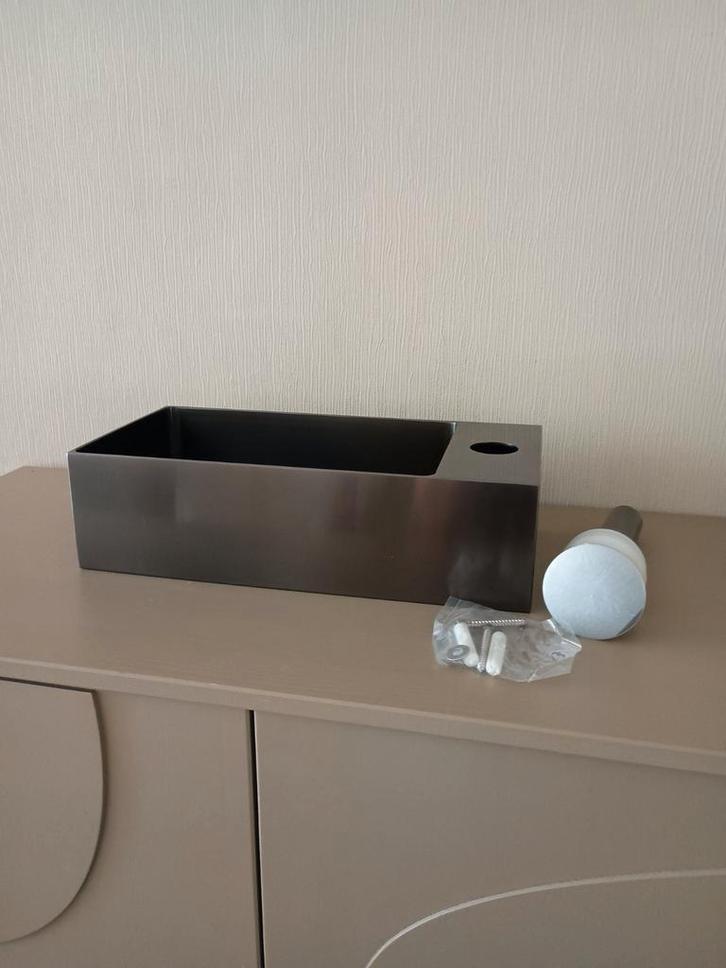 Gunmetal fontein + clickwaste, Huis en Inrichting, Badkamer | Badkamermeubels, Nieuw, Overige typen, Minder dan 100 cm, 25 tot 50 cm