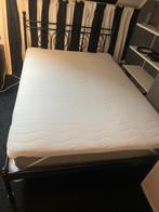Twee persoonsbed,Noresund Ikea 140x 200 met matras en topper, Huis en Inrichting, Slaapkamer | Bedden, Ophalen, Gebruikt, Zwart