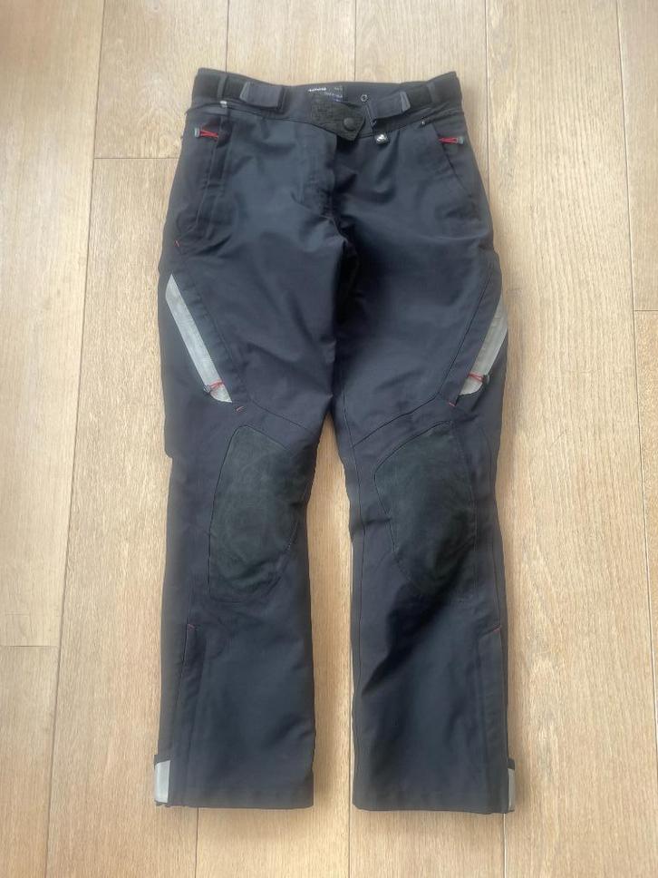 Bijna nieuwe BMW Streetguard dames motorbroek mt 88 =44 lang, Motoren, Kleding | Motorkleding, Jas | textiel, Dames, Tweedehands