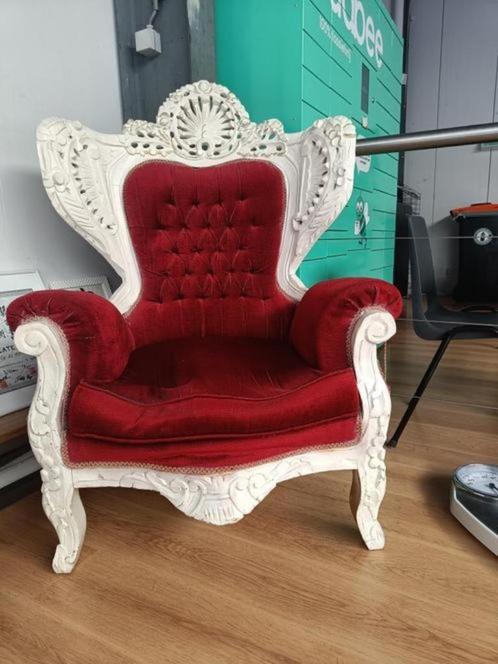 Authentieke rode fauteuil – een echte eyecatcher!, Huis en Inrichting, Fauteuils, Gebruikt, Stof, Overige materialen, 50 tot 75 cm