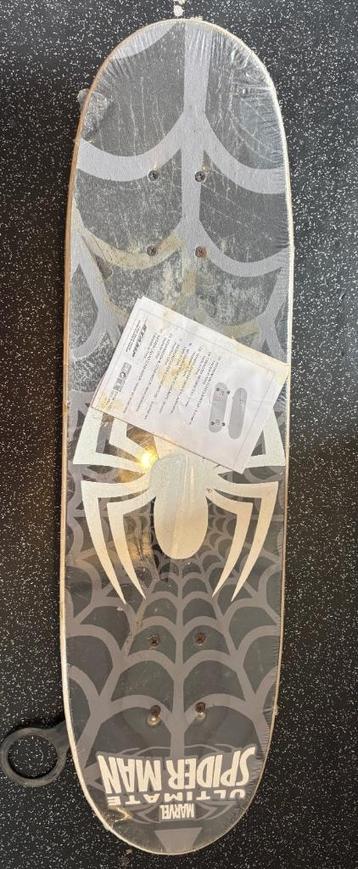 Spider-Man skateboard beschikbaar voor biedingen
