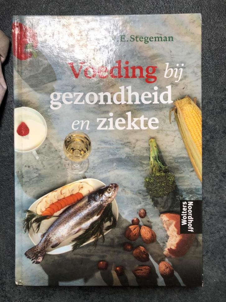 Voeding bij Gezondheid en Ziekte - E. Stegeman, Boeken, Gezondheid, Dieet en Voeding, Gelezen, Dieet en Voeding, Ophalen of Verzenden