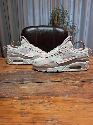 Nike Air Max 90 Futura 'Barely Rose' Size 36,5 beschikbaar voor biedingen