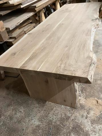 eikentafel stoere boomstam tafel bijna 8 dik met onderstel  beschikbaar voor biedingen