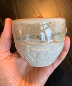 Handgemaakte keramieken mok met vogels en affirmatie zin, Keramiek, Nieuw, Ophalen of Verzenden, Overige stijlen