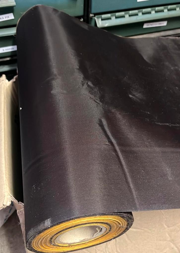 Zelfklevende voering 45 cm breed – € 5,95 per meter, Hobby en Vrije tijd, Naaien en Fournituren, Nieuw, Lint, Band of Elastiek