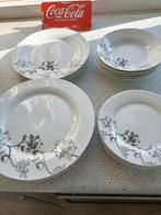 Mooie servies set rozen motief en bestek set 36 delig, Huis en Inrichting, Keuken | Servies, Ophalen of Verzenden, Overige stijlen