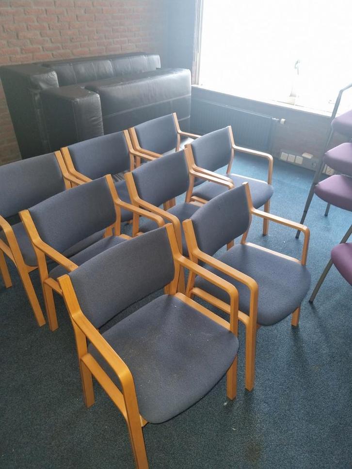 Set van 8 stoelen met houten frame en blauwe bekleding, Huis en Inrichting, Stoelen, Gebruikt, Vijf, Zes of meer stoelen, Hout