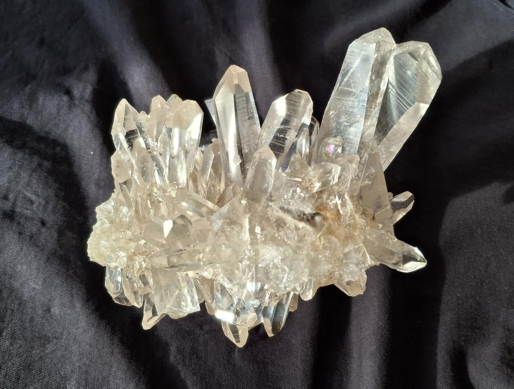 mineraalcluster van bergkristal, Ophalen of Verzenden, Zo goed als nieuw