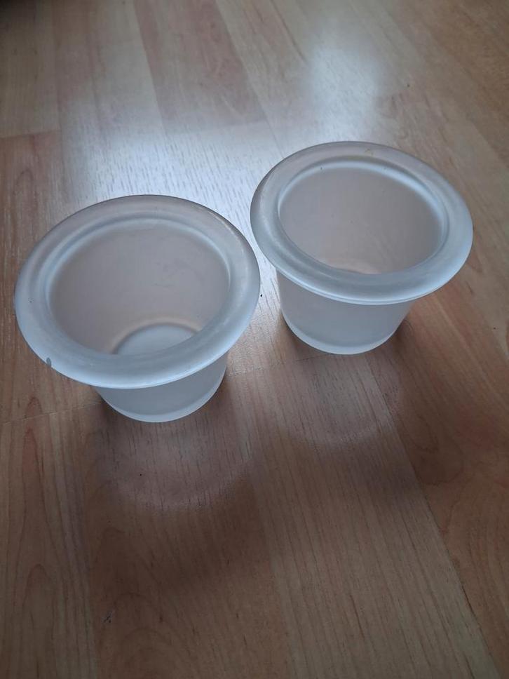 2 witte dikke melkglas glaasje voor kaarsen💥zie info, Huis en Inrichting, Woonaccessoires | Kandelaars en Kaarsen, Zo goed als nieuw