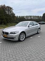 BMW 5-Serie 3.0 I 528 I luxury bouwjaar 2010, Auto's, Euro 5, Achterwielaandrijving, Zwart, 2000 kg