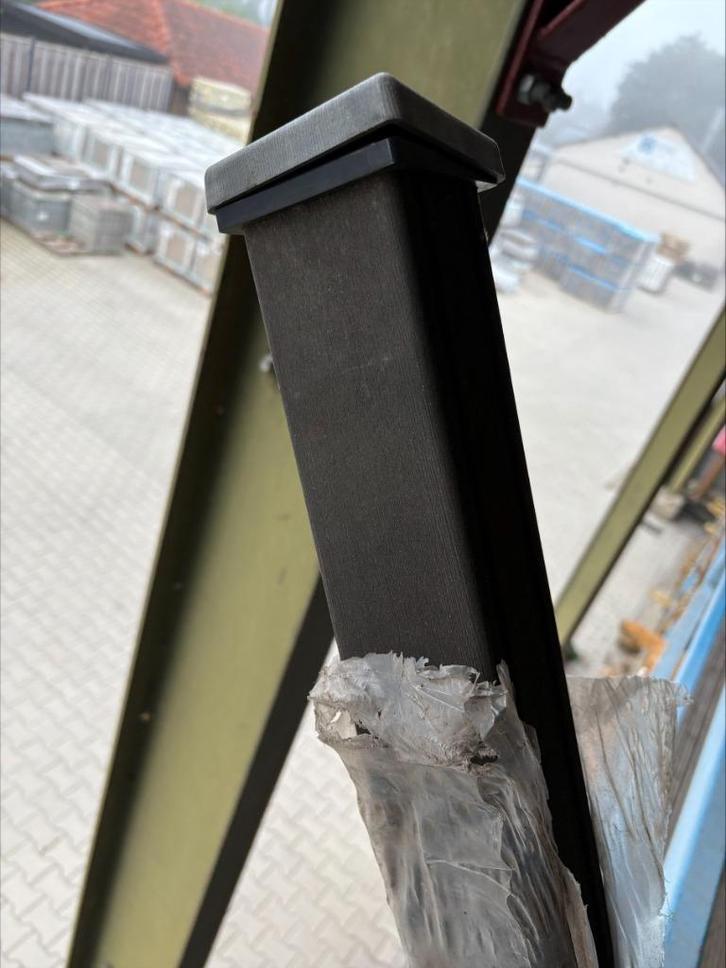 Composiet paal + kap 68x68 mmx186 cm houten kern (restantpar, Tuin en Terras, Palen, Balken en Planken, Nieuw, Palen, 180 tot 250 cm