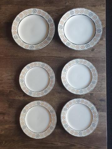 Royal Orchid Stoneware servies 7 delig diverse borden beschikbaar voor biedingen