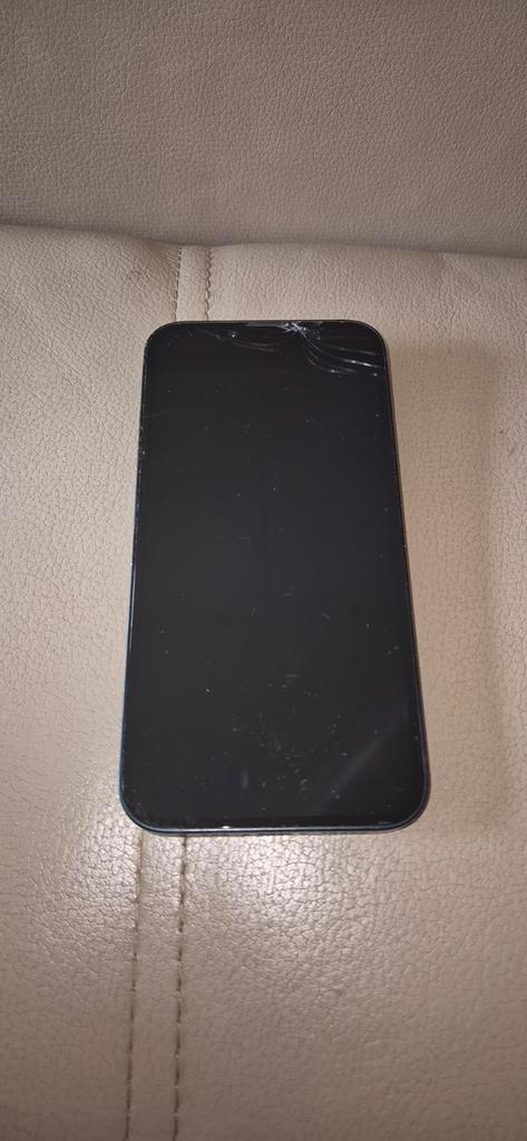 Iphone 13 met barst in scherm, Telecommunicatie, Mobiele telefoons | Apple iPhone, Zo goed als nieuw, 128 GB, iPhone 13, Ophalen