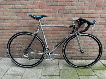 Vintage Colnago Road Bike beschikbaar voor biedingen