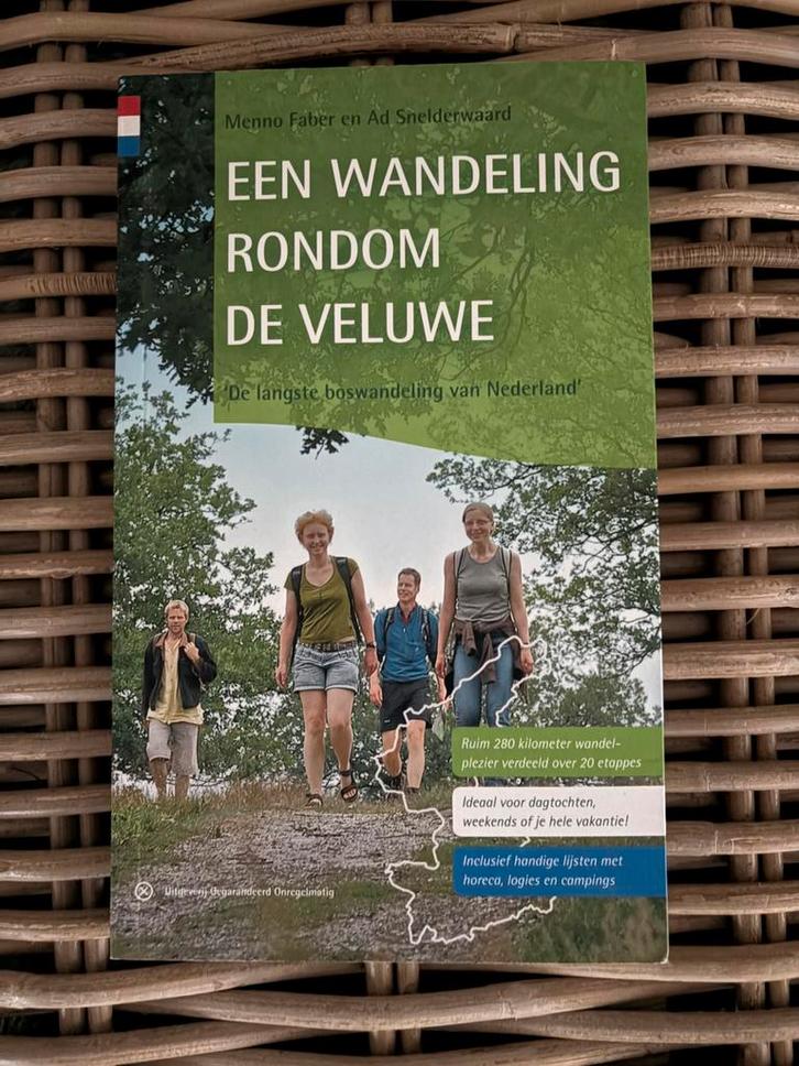 Menno Faber - Een wandeling rondom de Veluwe, Boeken, Reisgidsen, Zo goed als nieuw, Fiets- of Wandelgids, Benelux, Overige merken
