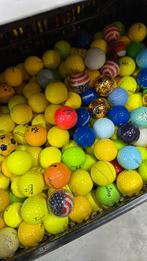 100 GEKLEURDE GOLFBALLEN, Ophalen of Verzenden, Zo goed als nieuw, Bal(len)