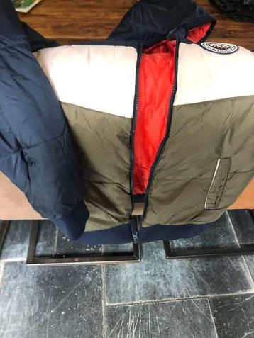 Winterjas 158/164 met capuchon beschikbaar voor biedingen