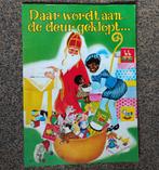 Daar wordt aan de deur geklopt, oud Sinterklaas boek Mulder, Ophalen of Verzenden, Gelezen, Europa overig