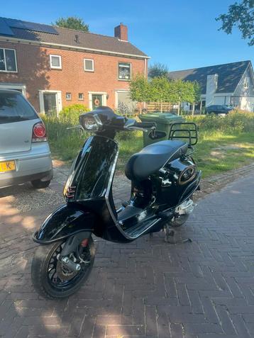 Vespa sprint 80cc 5k km beschikbaar voor biedingen