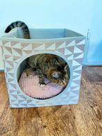 Ikea kattenhuis met kussen roze/wit, Ophalen of Verzenden, Gebruikt
