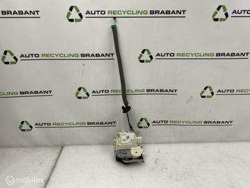 Slotmechanisme Rechts Achter Audi Q3 8U ORIGINEEL 8K0839016F beschikbaar voor biedingen