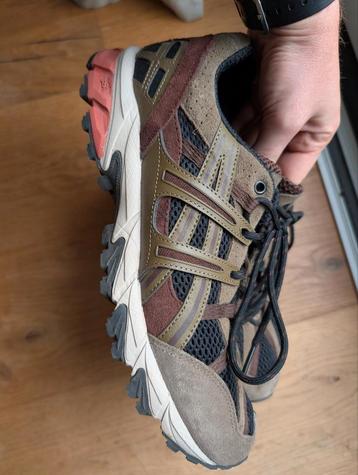 Asics Gel Sonoma 44 beschikbaar voor biedingen