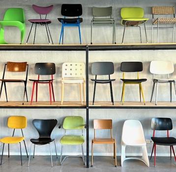 Vintage meubelwinkel Amsterdam furniture store stoelen shop beschikbaar voor biedingen