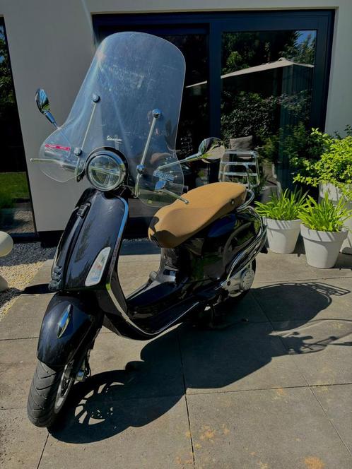 Vespa Primavera zwart, Fietsen en Brommers, Scooters | Vespa, Zo goed als nieuw, Overige modellen, Ophalen