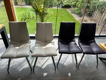 4 x Eetkamer stoelen beschikbaar voor biedingen