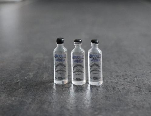Flesje vodka fles drank miniatuur nieuw 1:12, Verzamelen, Poppenhuizen en Toebehoren, Nieuw, Decoratie, Ophalen of Verzenden