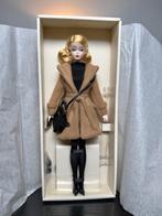 Barbie Classic Camel Coat MIB, Ophalen of Verzenden, Zo goed als nieuw, Barbie