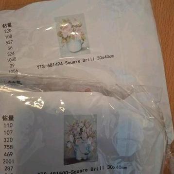 2 diamondpainting sets van bloemen beschikbaar voor biedingen