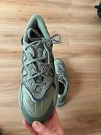 Adidas Ozweego Sneakers – Maat 42 – Unieke Kleur, Ophalen of Verzenden, Zo goed als nieuw, Schoenen