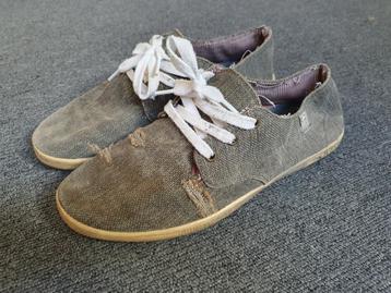Globe lage sneakers / gympen used-look grijs mt 42,5 beschikbaar voor biedingen