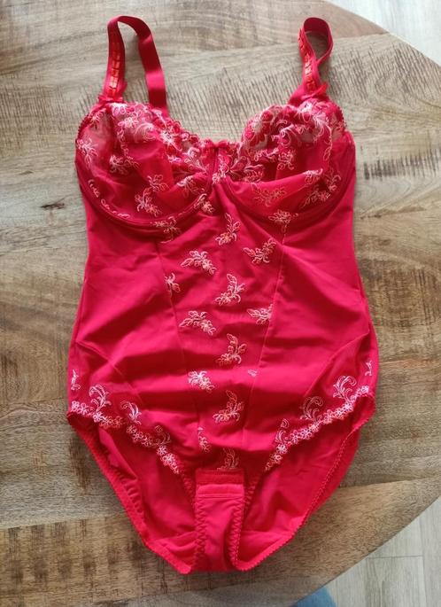 Prima donna body 85 E Nieuw rood 85E, Kleding | Dames, Ondergoed en Lingerie, Body of Korset, Rood, Ophalen of Verzenden