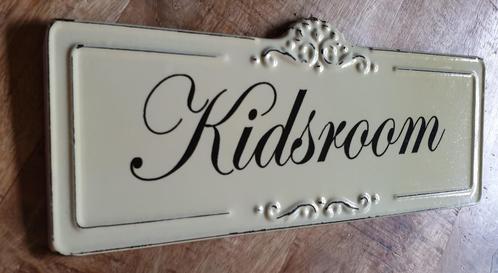 Deurbordje kinderkamer 'Kidsroom' 10 x 28 cm, vintage mooi!, Huis en Inrichting, Woonaccessoires | Tekstborden en Spreuken, Ophalen of Verzenden