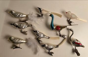 Zie fotos: Meer dan 40 oude en nieuwere kersballen kerstman beschikbaar voor biedingen