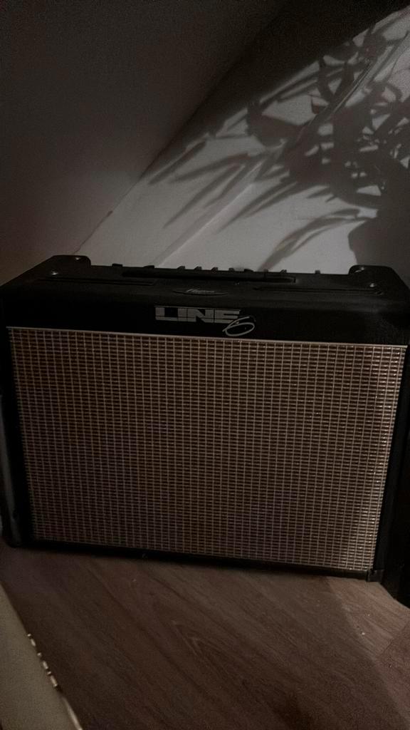 Line6 flextone 60watt, Muziek en Instrumenten, Versterkers | Bas en Gitaar, Zo goed als nieuw, 50 tot 100 watt, Ophalen of Verzenden