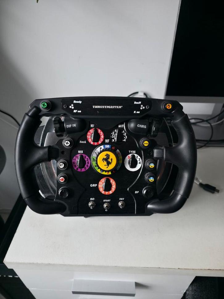 Thrustmaster t500rs + f1 ferrari wheel, Spelcomputers en Games, Spelcomputers | Sony PlayStation Consoles | Accessoires, Gebruikt