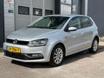 Volkswagen Polo 1.2 TSI First Edition, LED, VOL € 8.999,00, Nieuw, 47 €/maand, Zilver of Grijs, Geïmporteerd