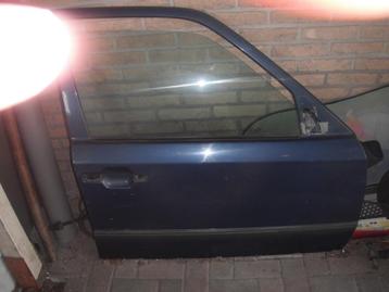 Rechtervoorportier 4 deurs  E 200 serie bjr 95 i.z.g.st. beschikbaar voor biedingen